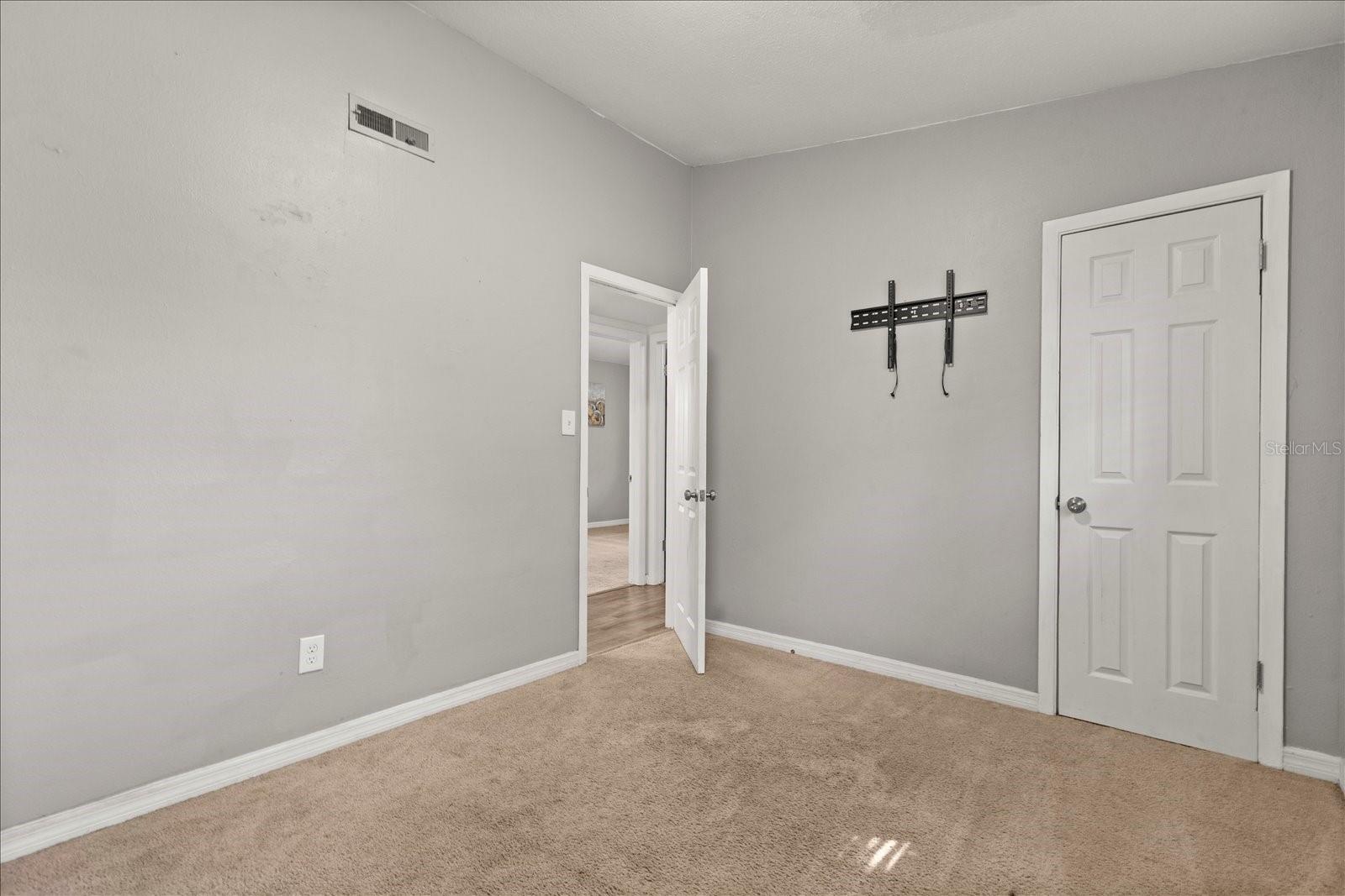 MONROE MANOR - Residential