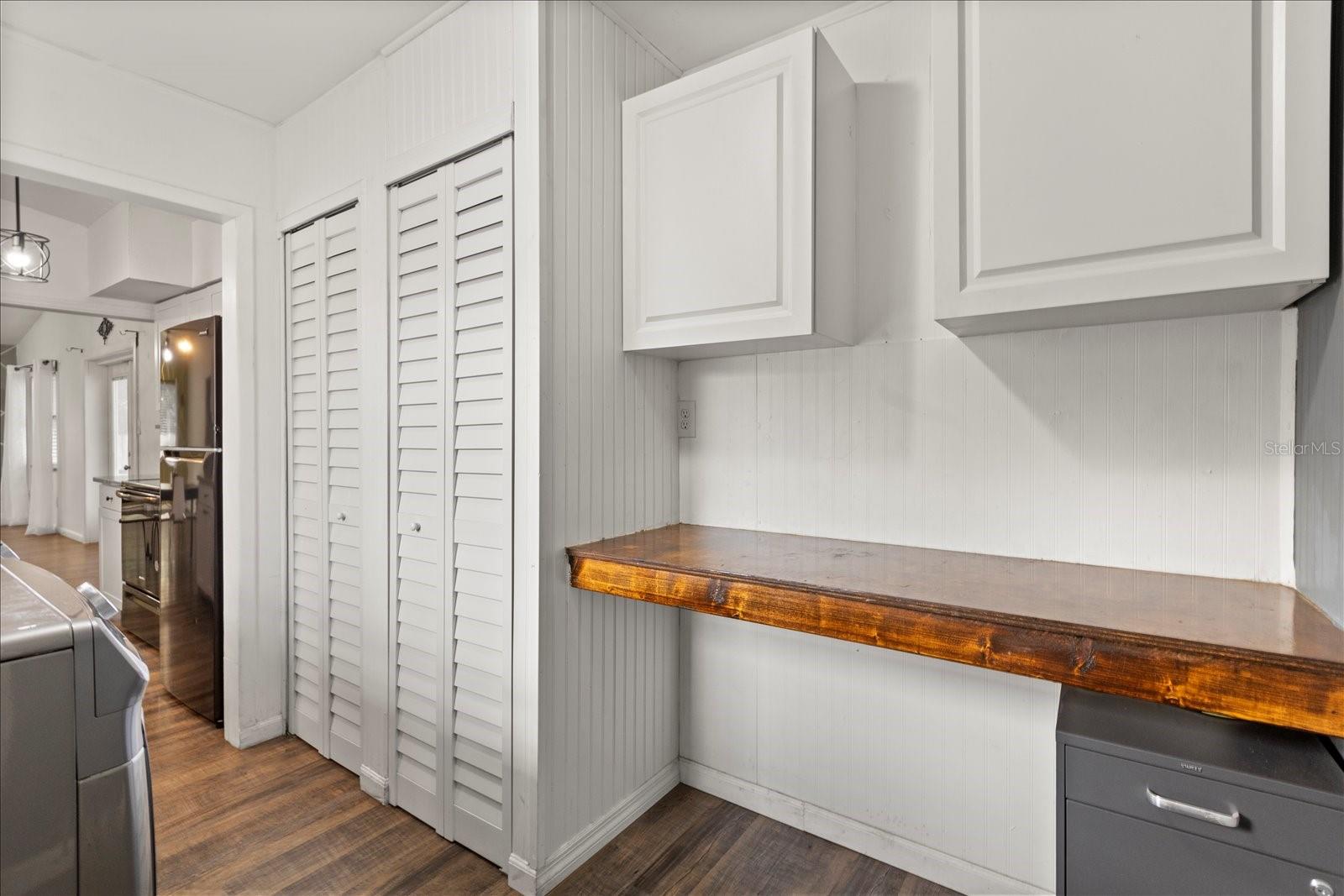 MONROE MANOR - Residential