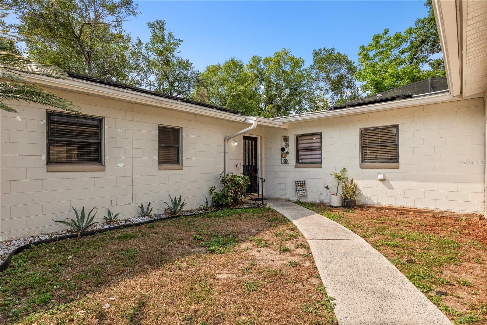 MONROE MANOR - Residential