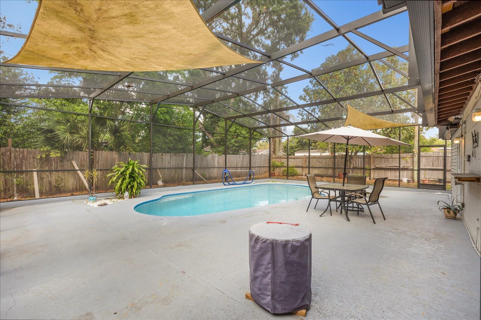 MONROE MANOR - Residential