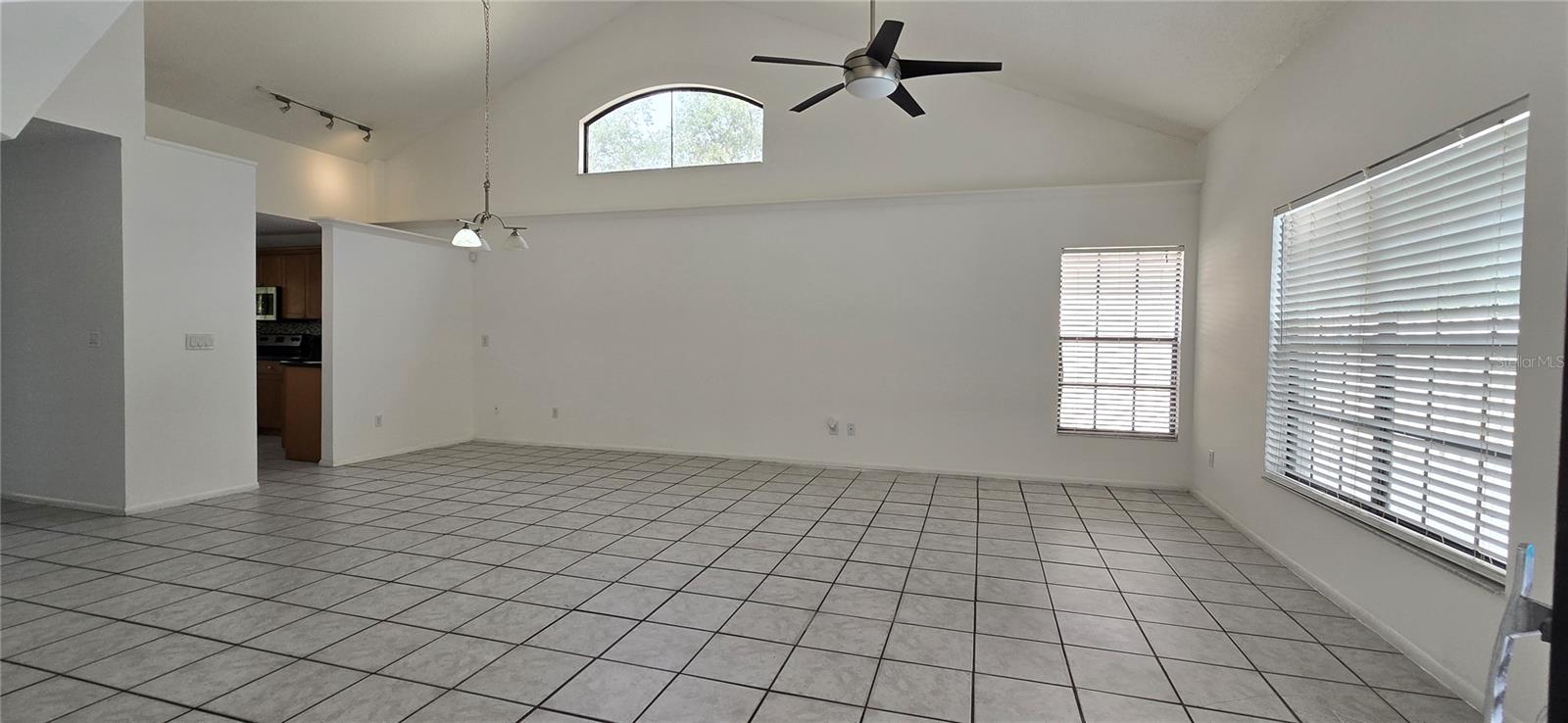 HUNTERS CREEK TR 150 PH 01 - Residential