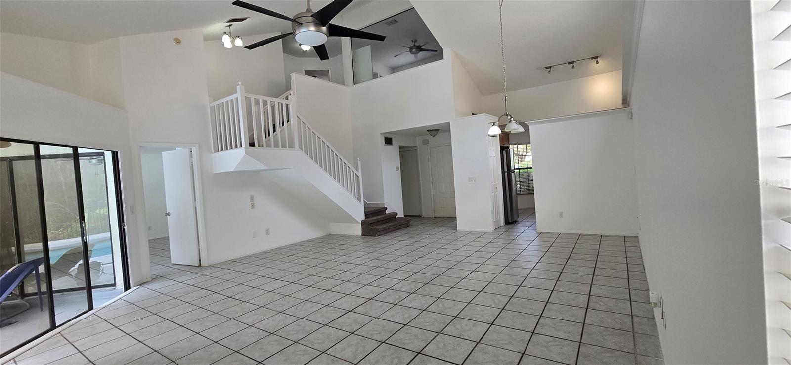 HUNTERS CREEK TR 150 PH 01 - Residential