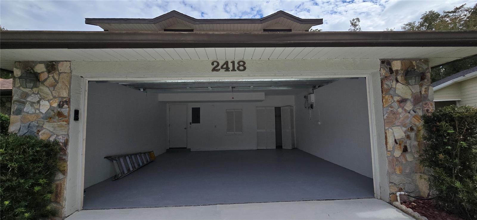 HUNTERS CREEK TR 150 PH 01 - Residential