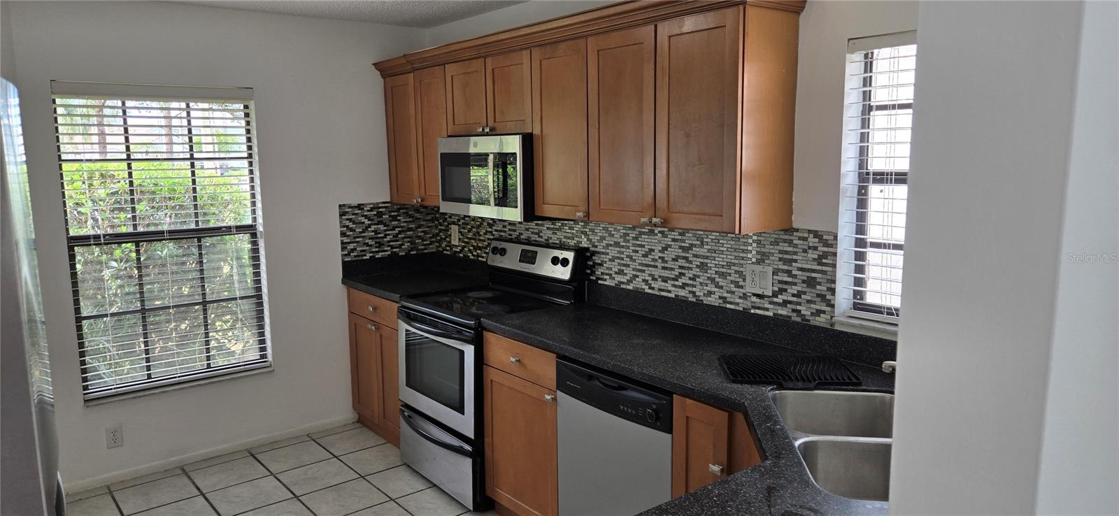 HUNTERS CREEK TR 150 PH 01 - Residential