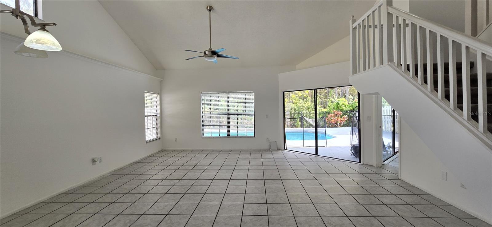 HUNTERS CREEK TR 150 PH 01 - Residential