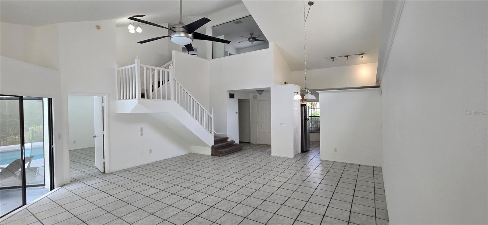 HUNTERS CREEK TR 150 PH 01 - Residential