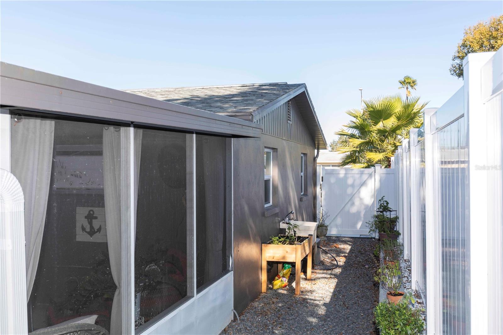 HILLANDALE - Residential