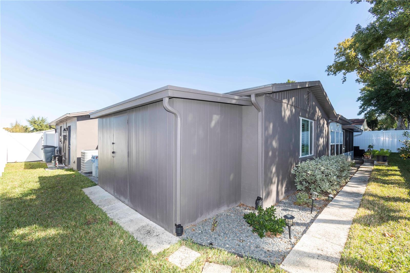 HILLANDALE - Residential