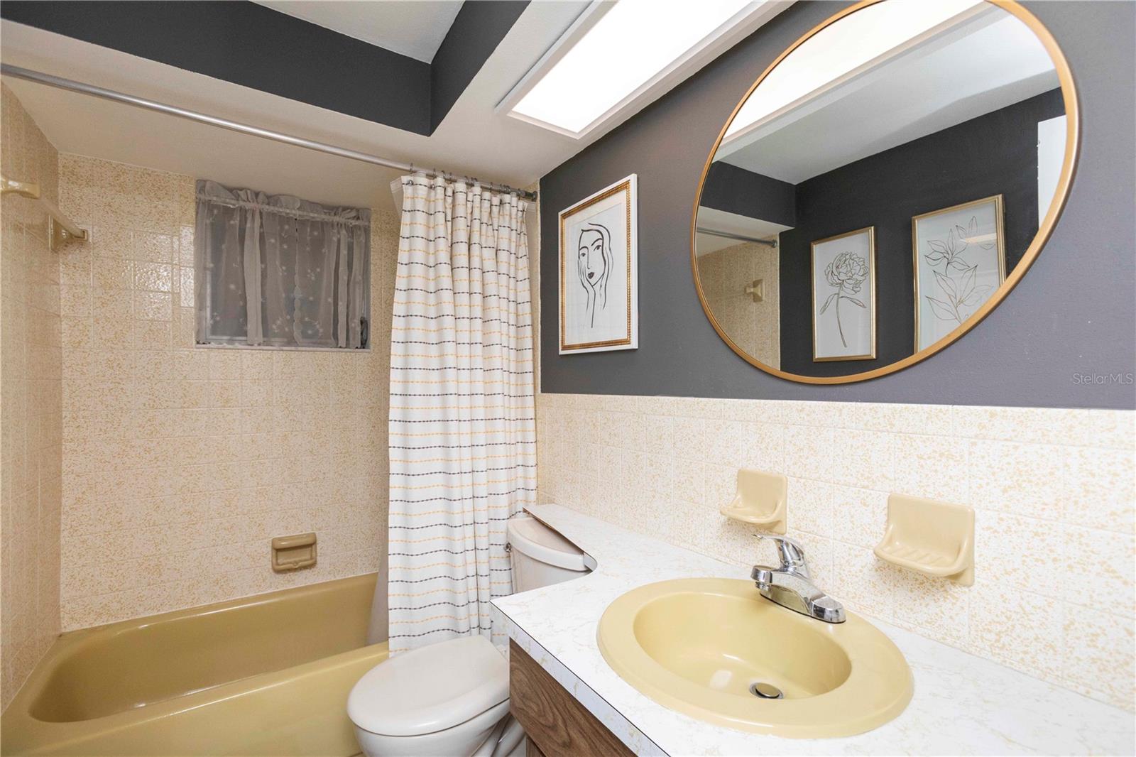 HILLANDALE - Residential