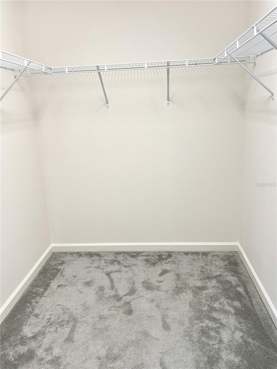 VILLAGES/SOUTHERN OAKS UN #72 - Residential Lease