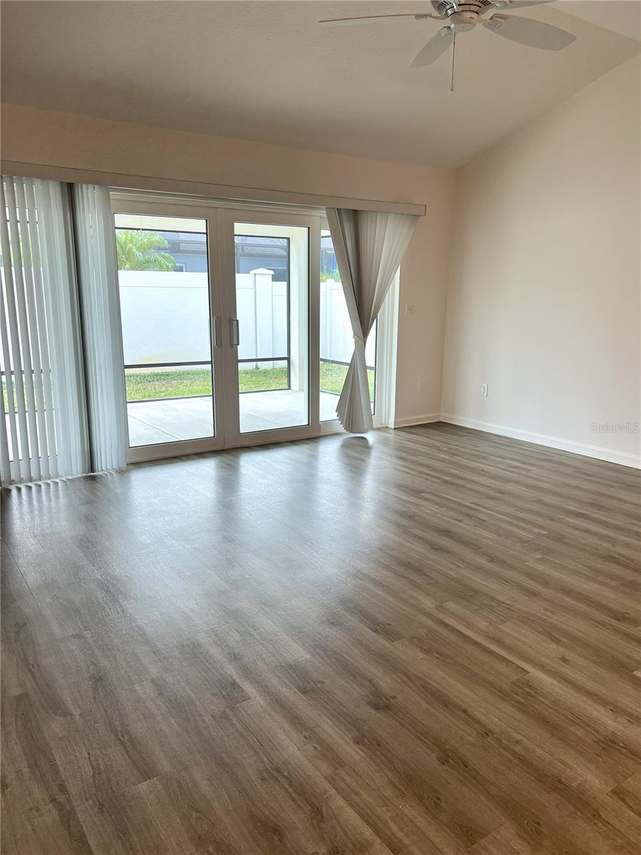 VILLAGES/SOUTHERN OAKS UN #72 - Residential Lease