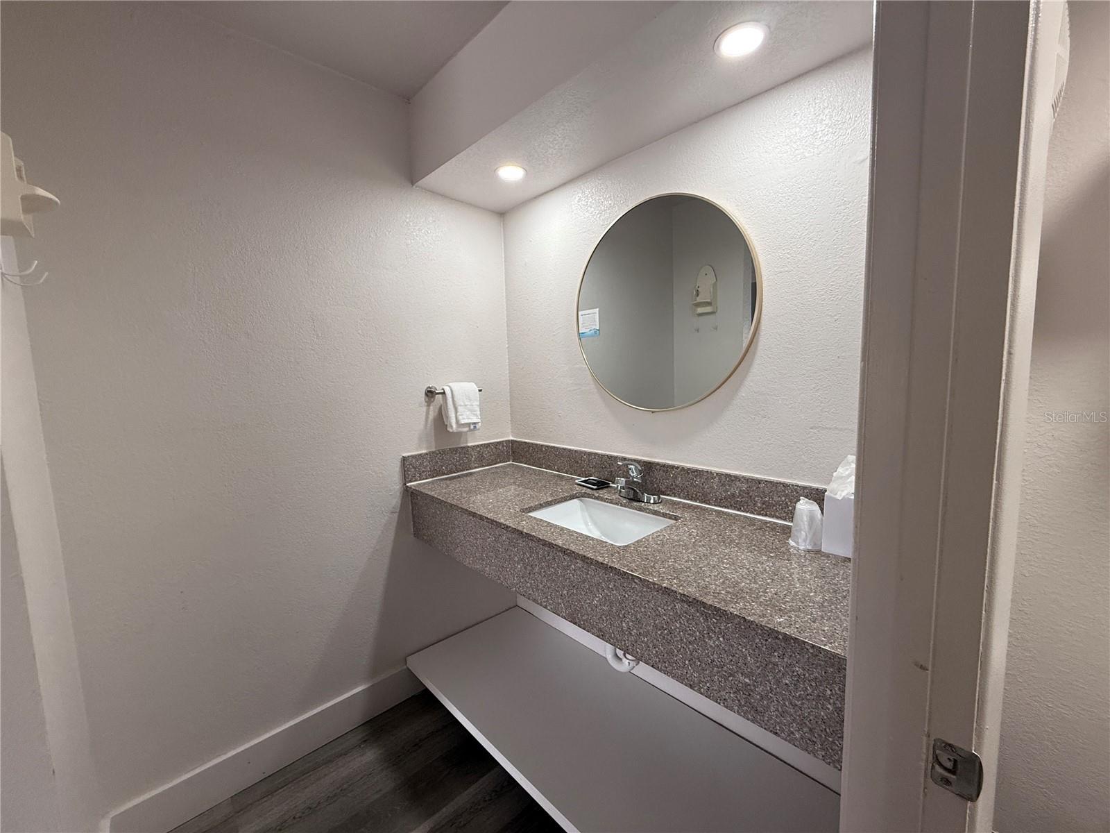 MAINGATE HOTEL CONDO - Residential