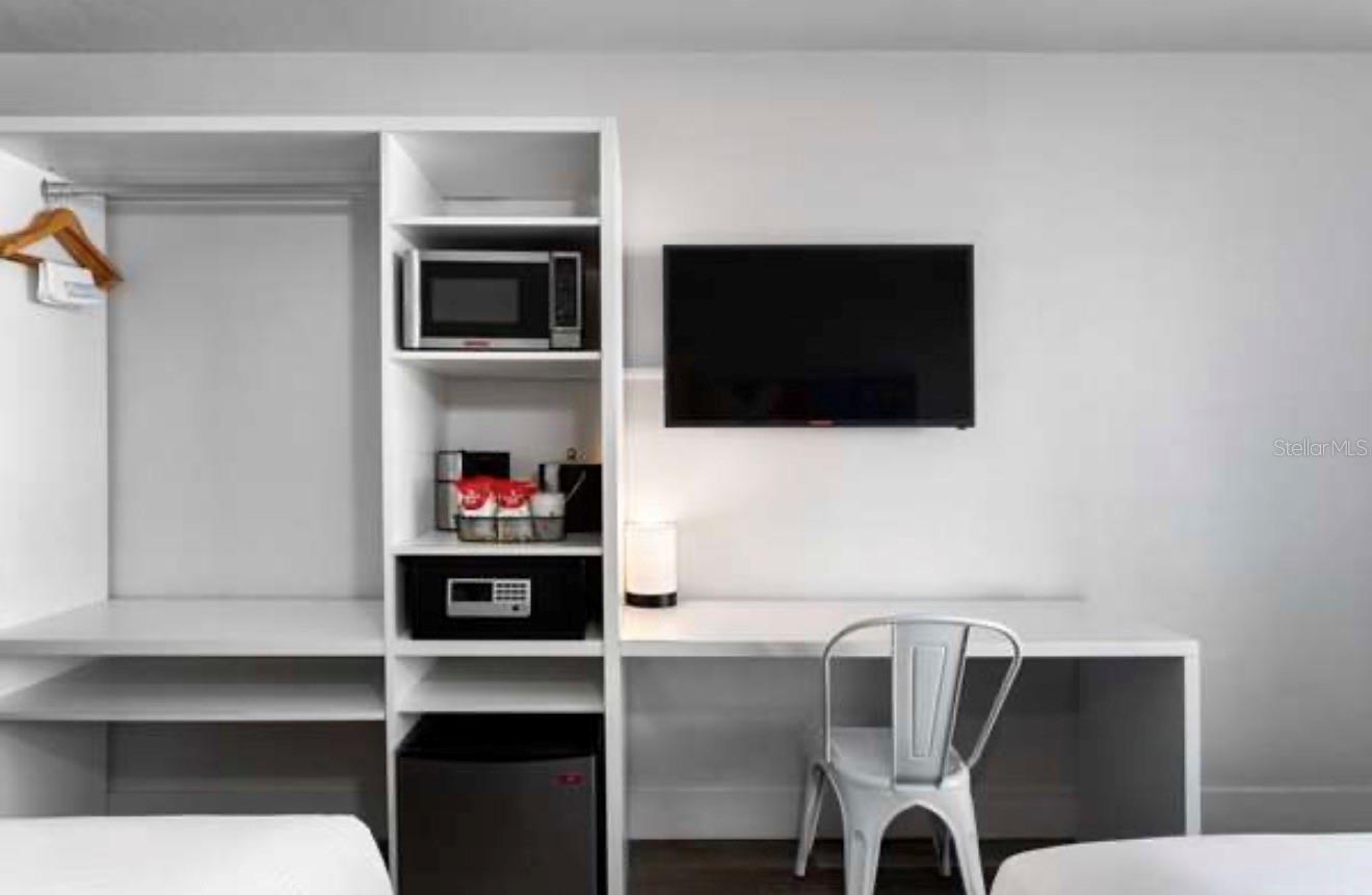 MAINGATE HOTEL CONDO - Residential