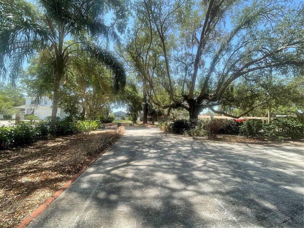 Photo of 4711 W Vasconia Street, Tampa, FL 33629 (MLS # TB8387412)