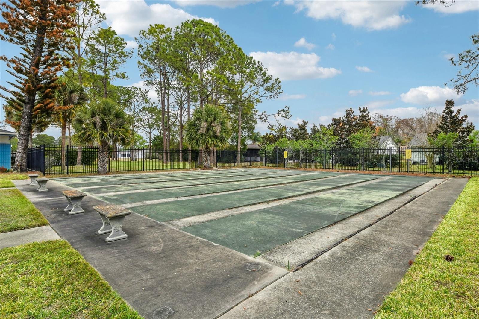 LAKE RIDGE VILLAGE - Residential