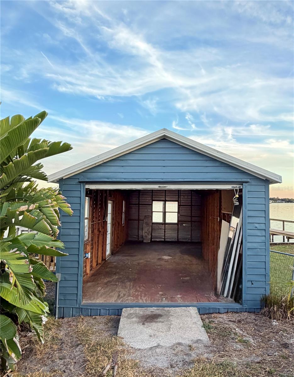 CAREFREE COVE - Residential