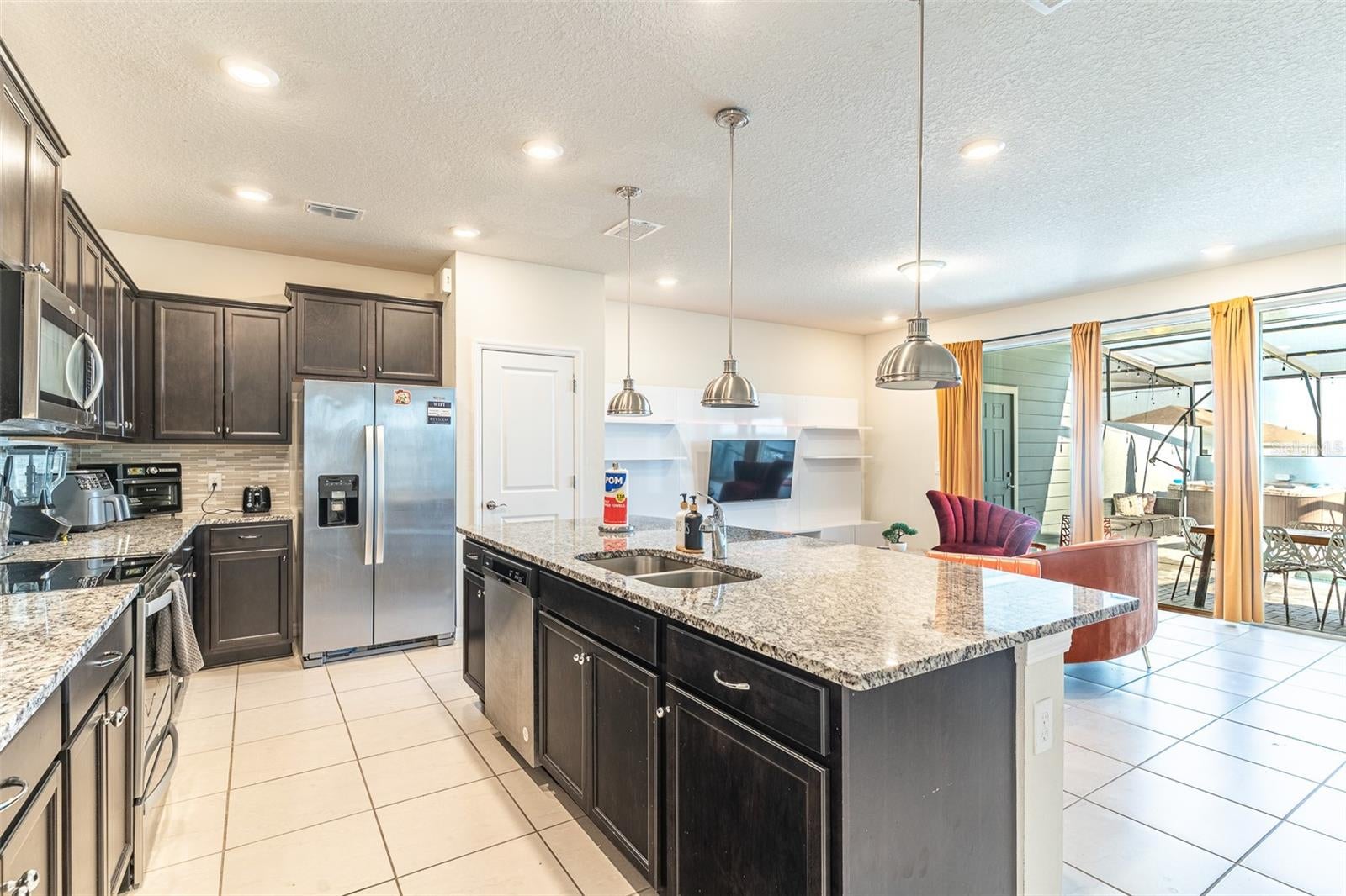 3713 PACIFIC LANE
