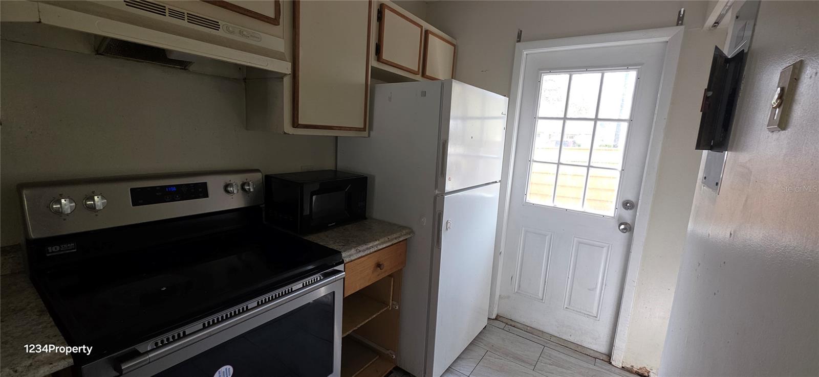 CREEKSIDE VILLAS AT MEADOW WOODS - Residential