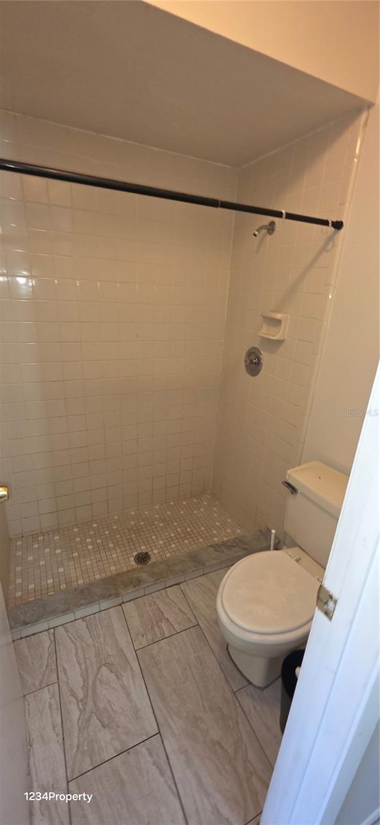 CREEKSIDE VILLAS AT MEADOW WOODS - Residential