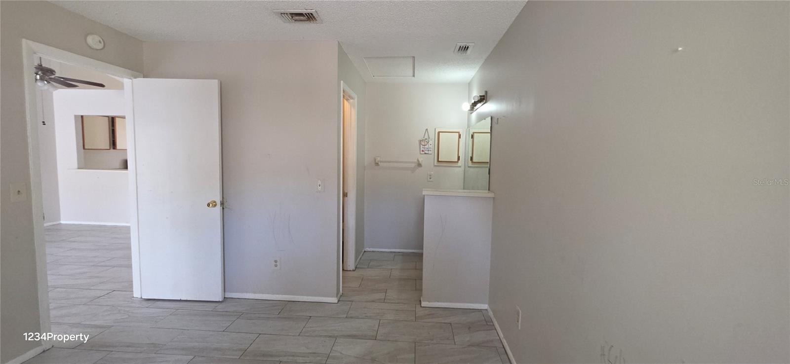 CREEKSIDE VILLAS AT MEADOW WOODS - Residential