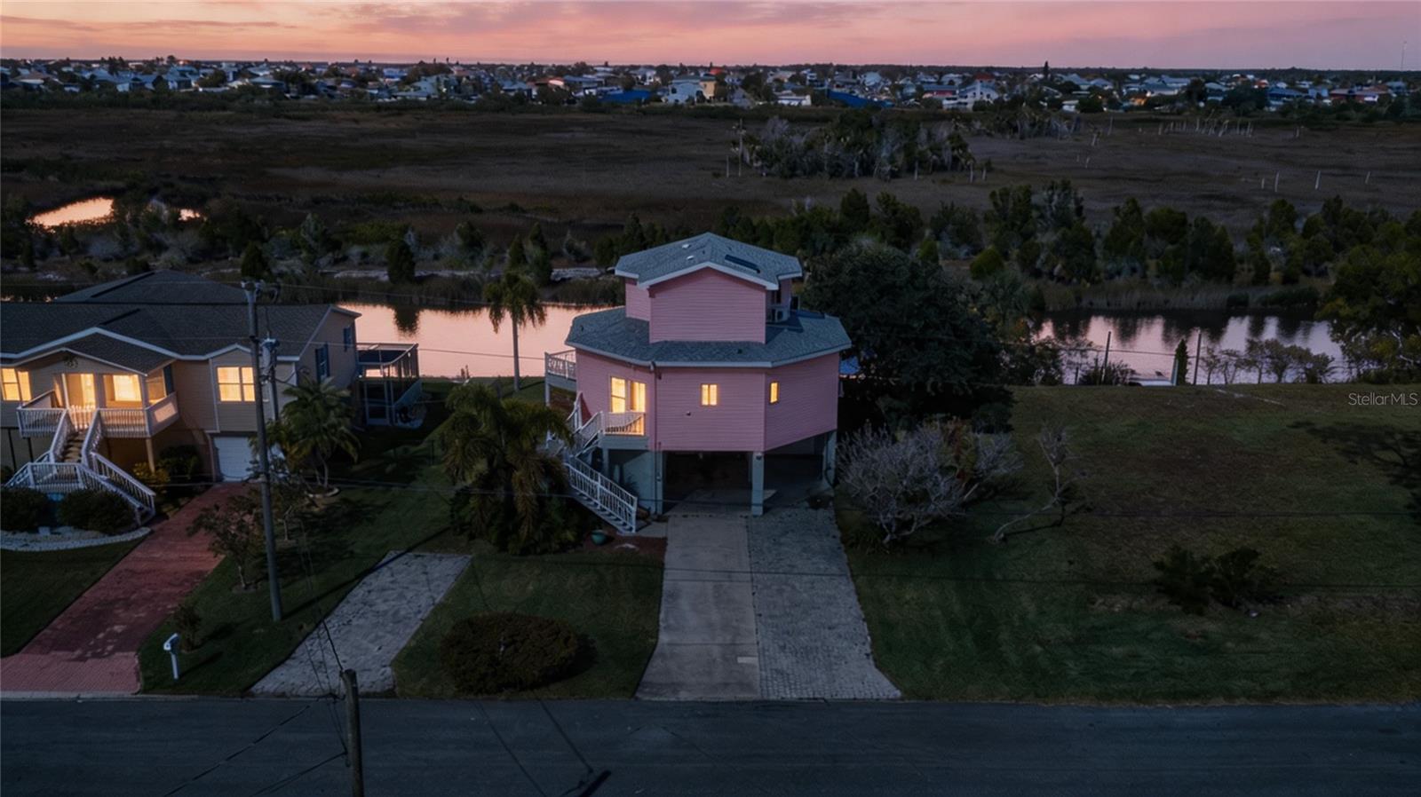 HERNANDO BEACH - Residential