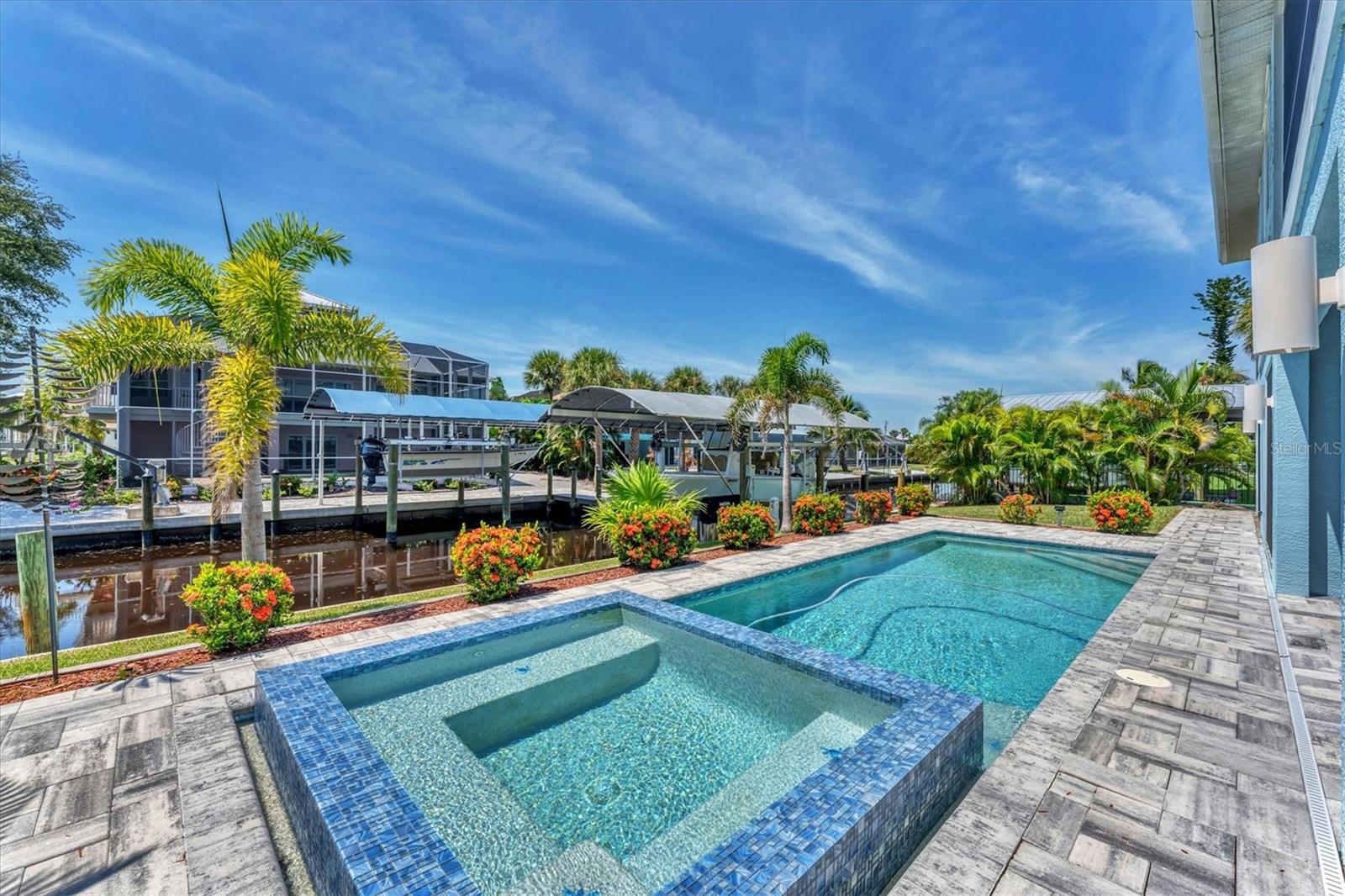 PALM POINT - Residential