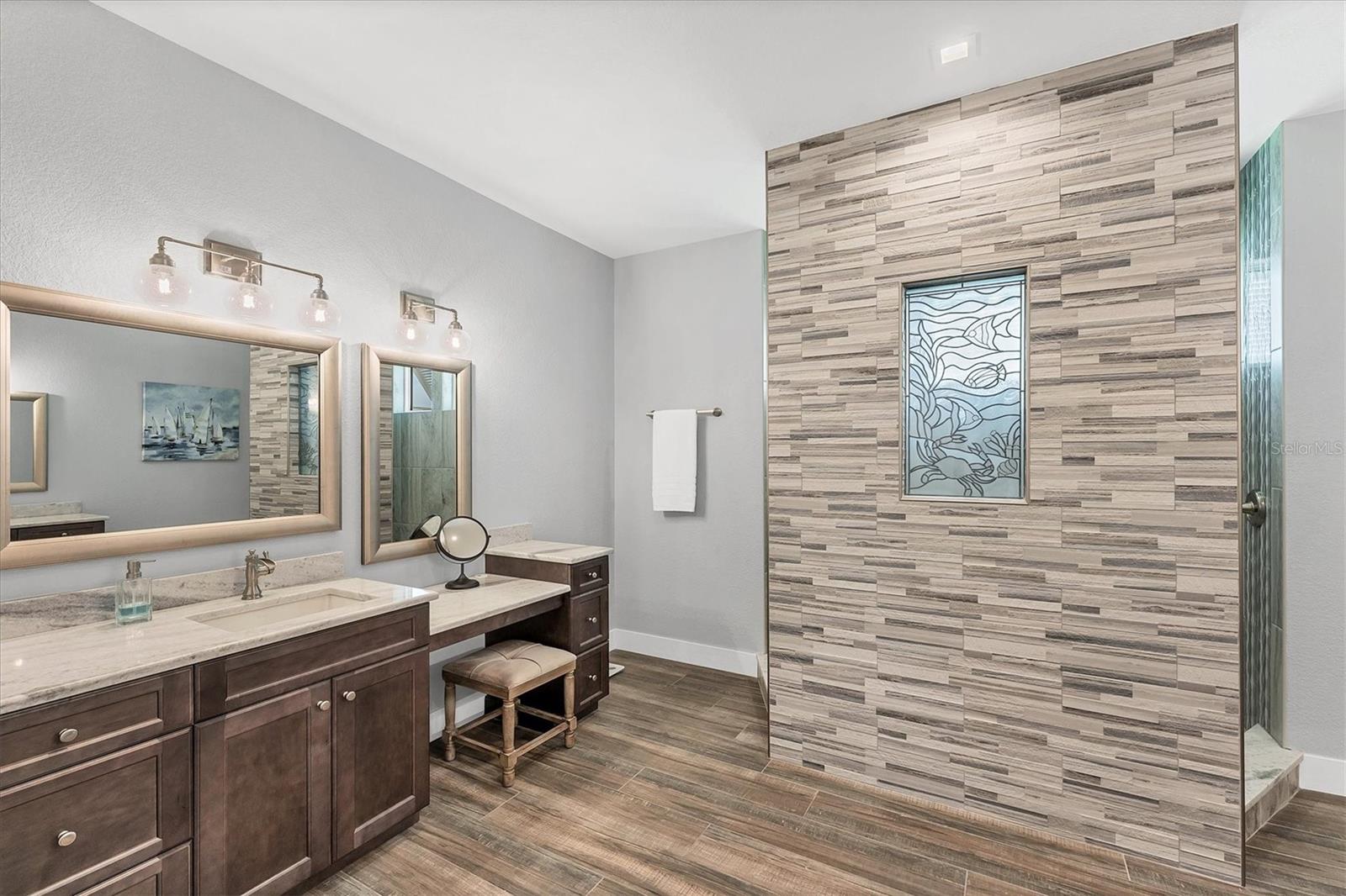 PALM POINT - Residential