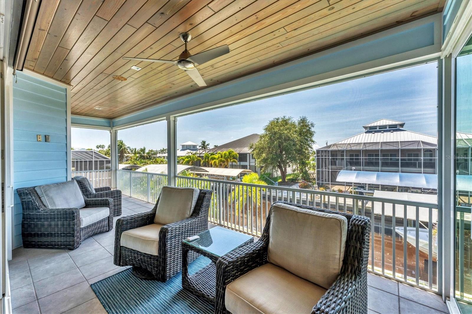 PALM POINT - Residential