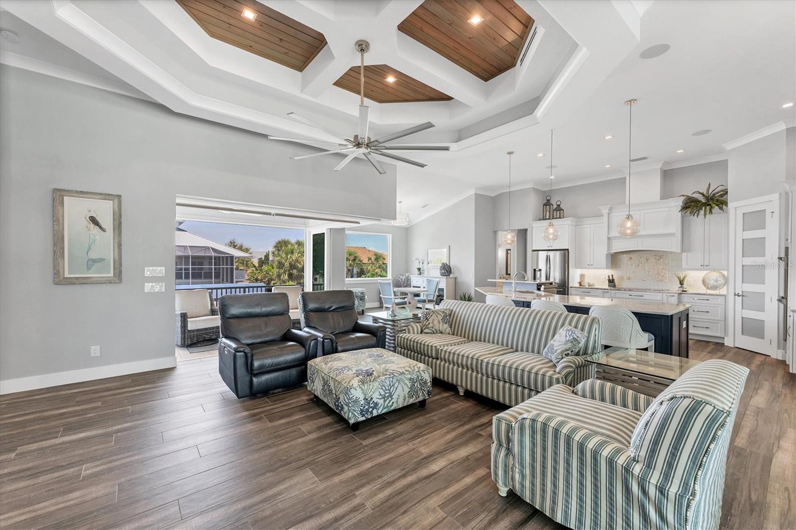 PALM POINT - Residential