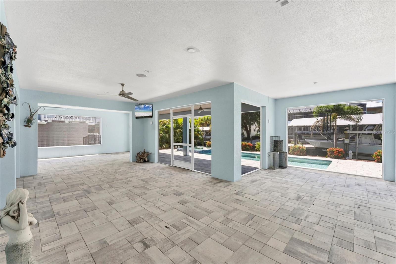 PALM POINT - Residential