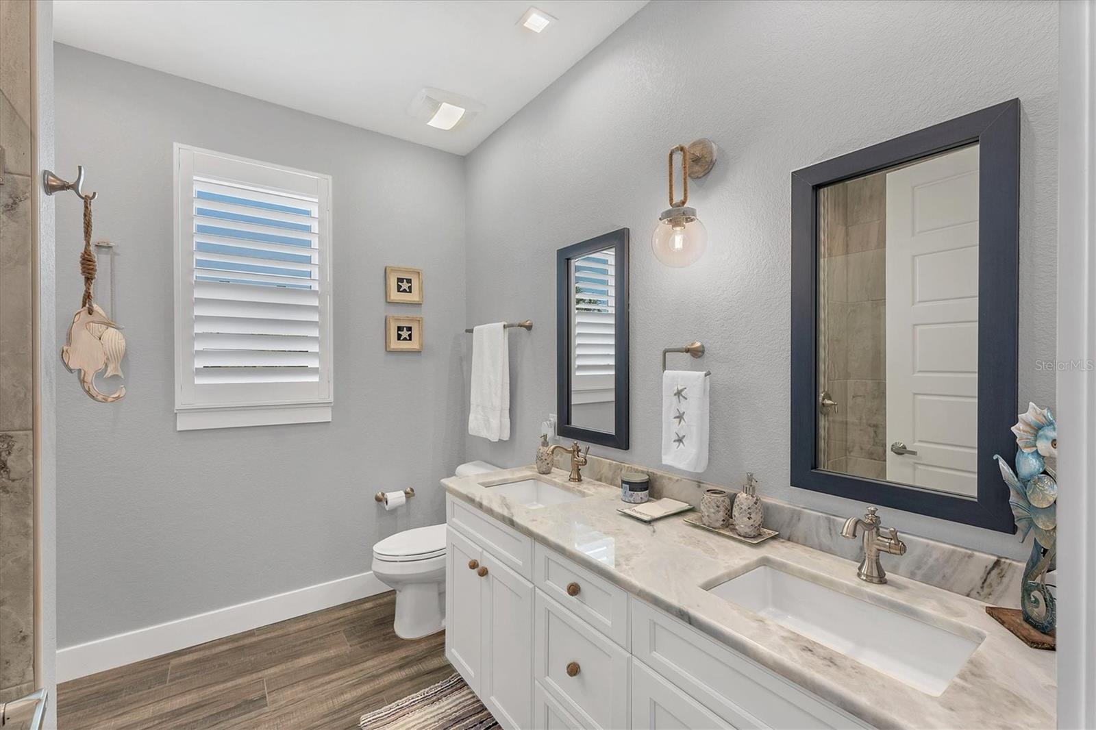 PALM POINT - Residential