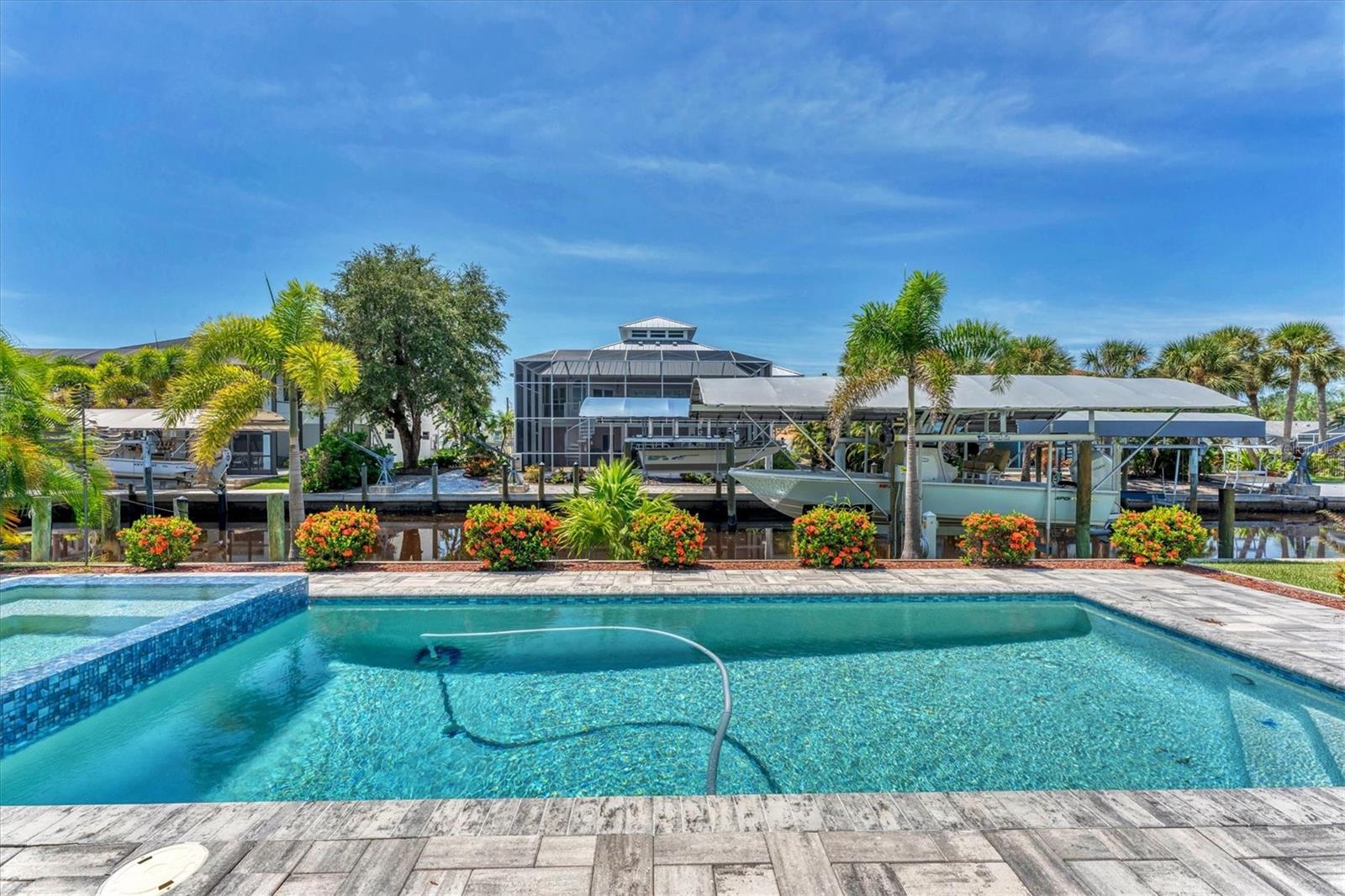 PALM POINT - Residential