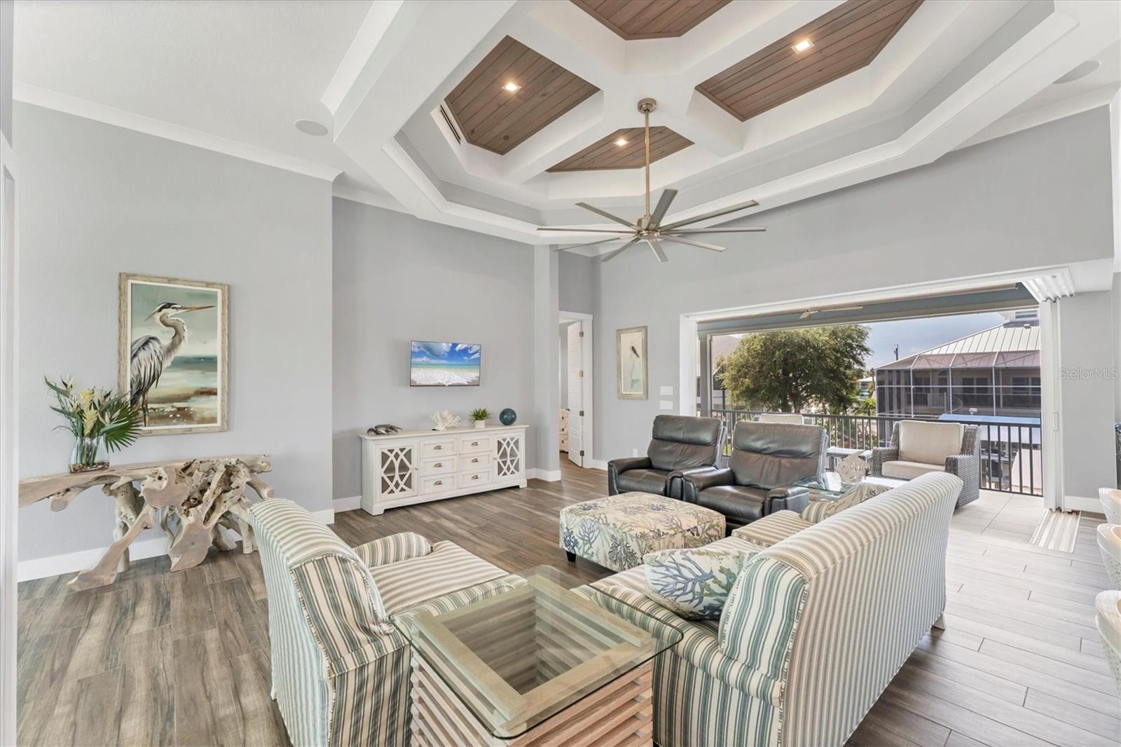 PALM POINT - Residential