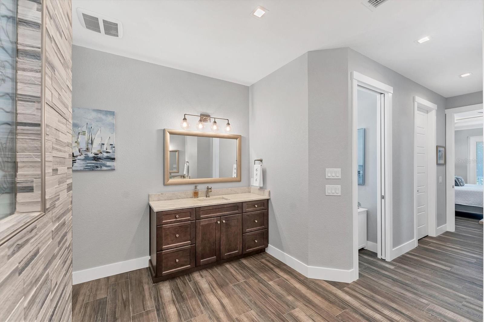PALM POINT - Residential