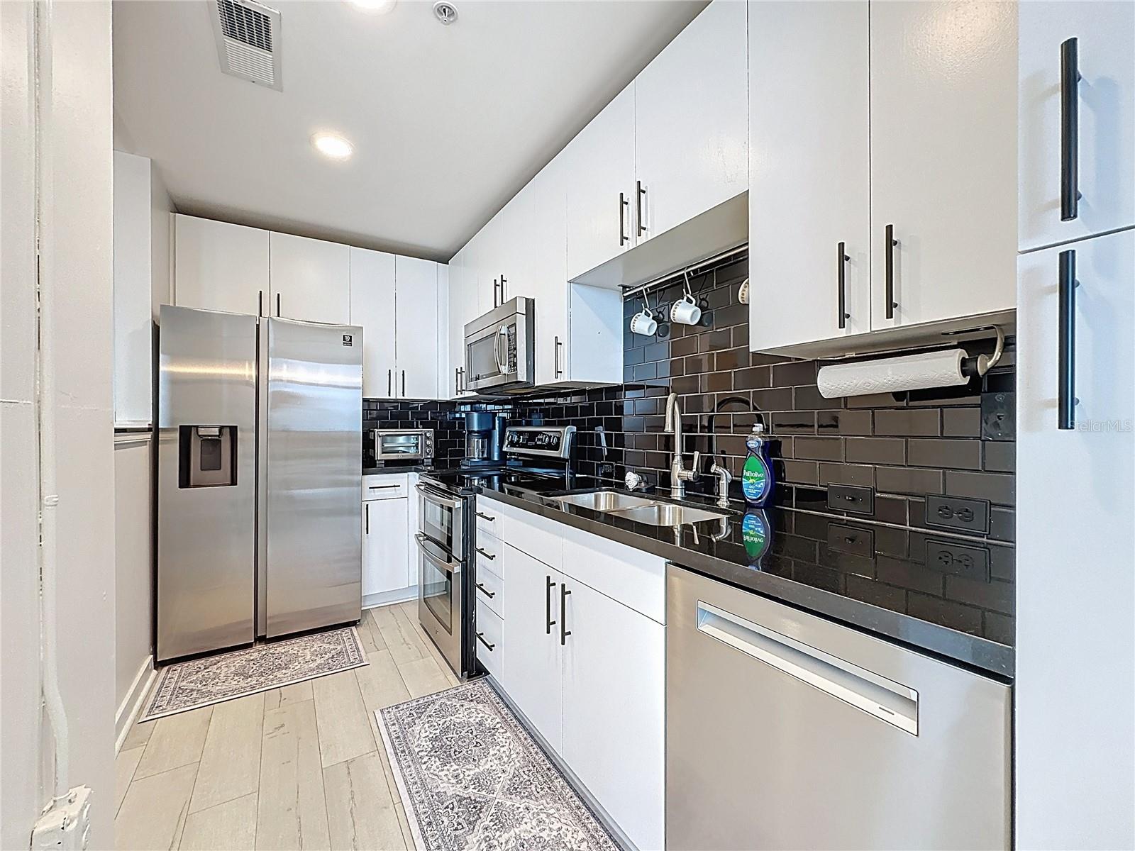 SOLAIRE/PLAZA CONDO - Residential