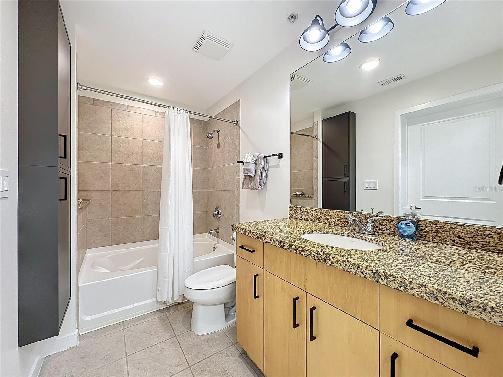 SOLAIRE/PLAZA CONDO - Residential