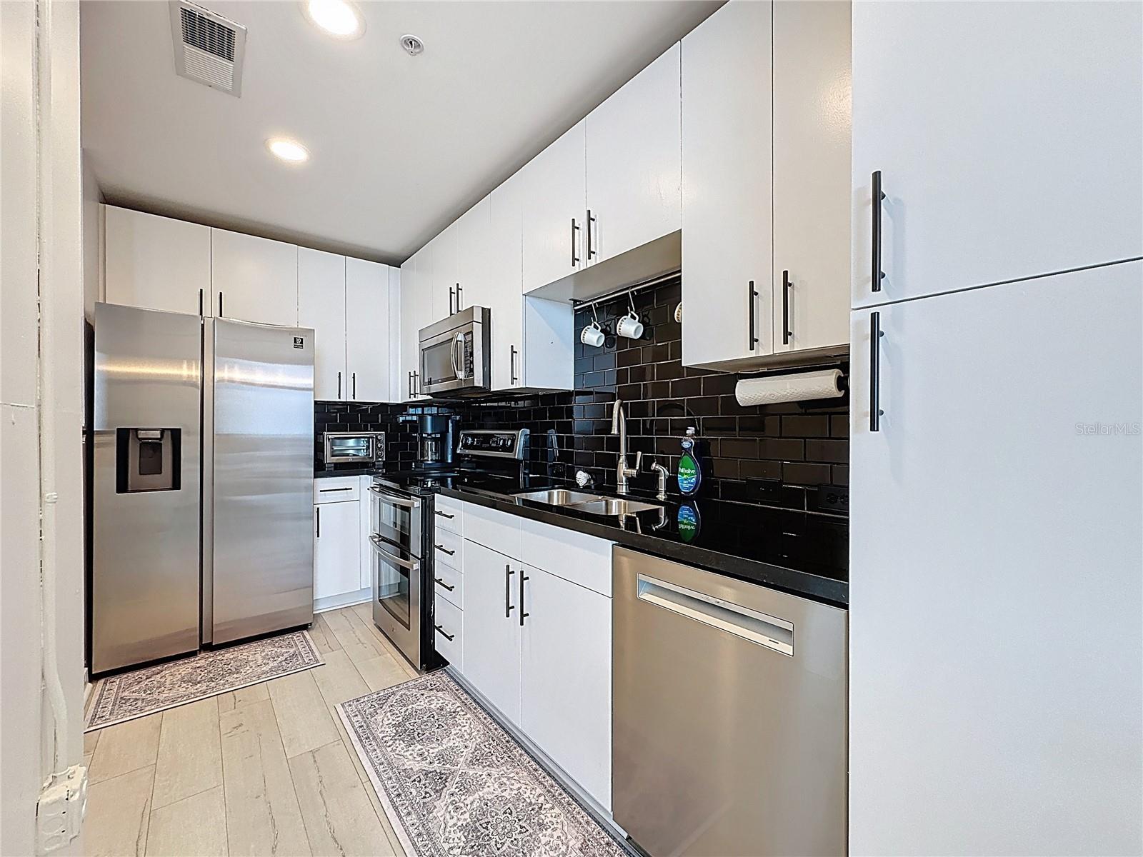 SOLAIRE/PLAZA CONDO - Residential