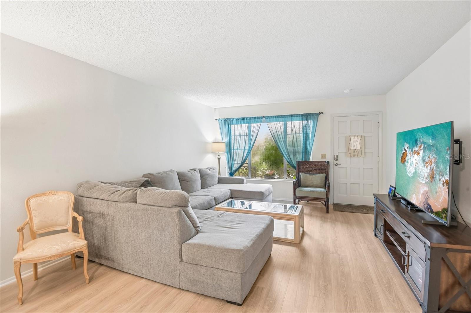 2461 RHODESIAN DRIVE 15
