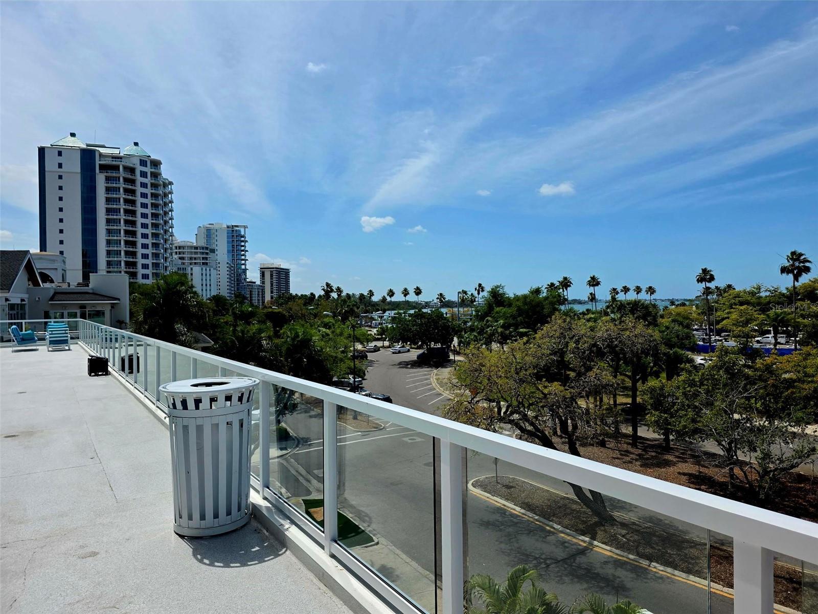 DOLPHIN TOWER - Residential