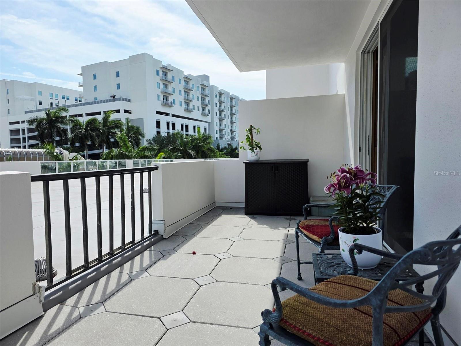 DOLPHIN TOWER - Residential