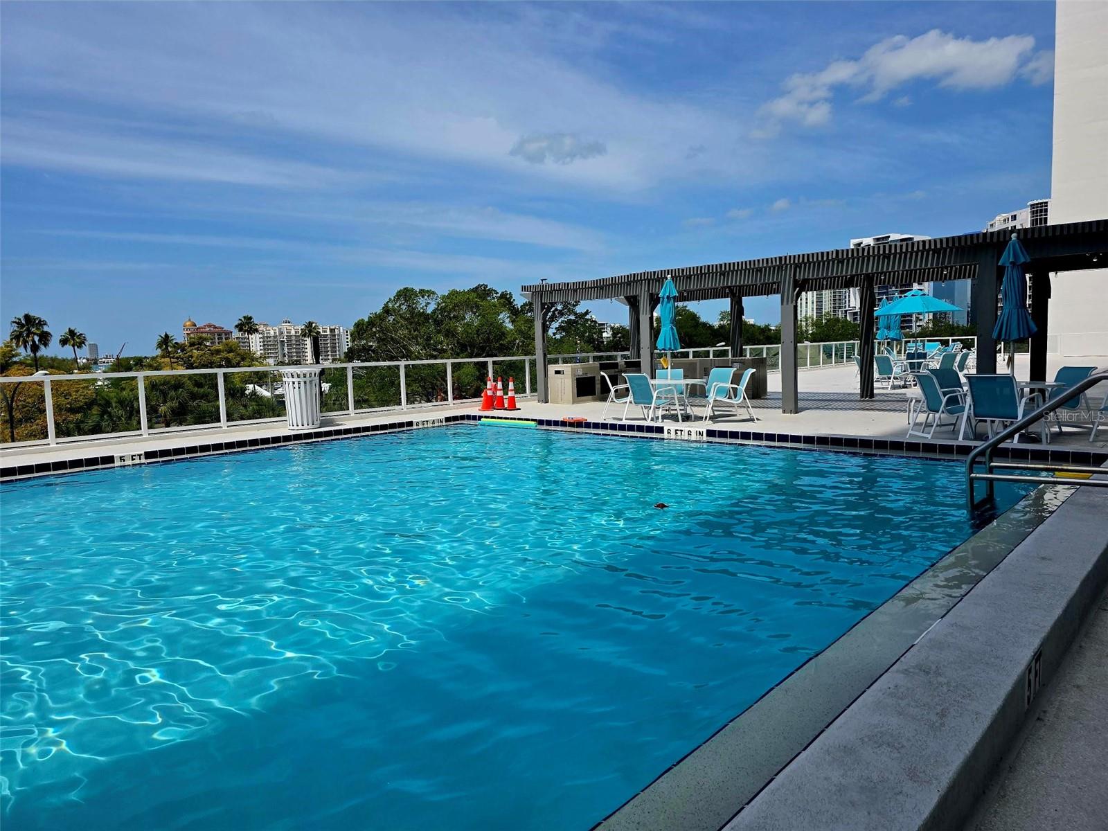 DOLPHIN TOWER - Residential