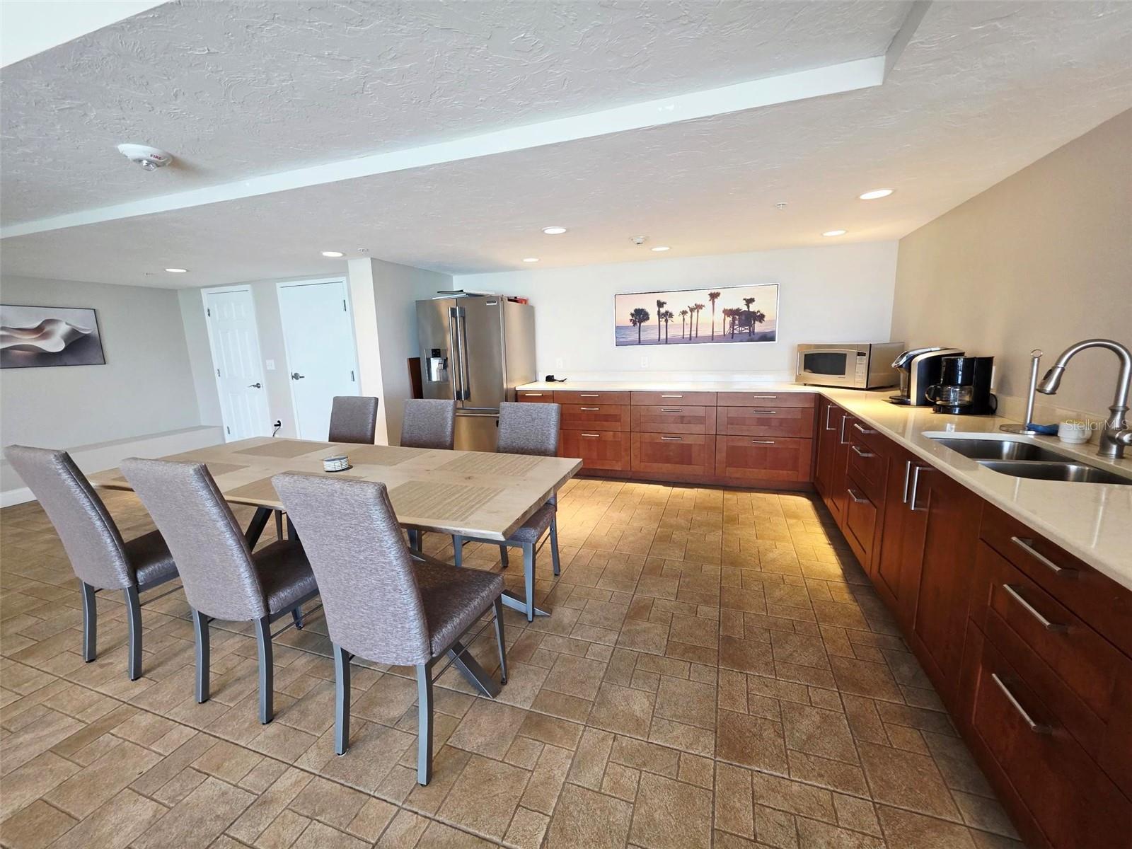 DOLPHIN TOWER - Residential