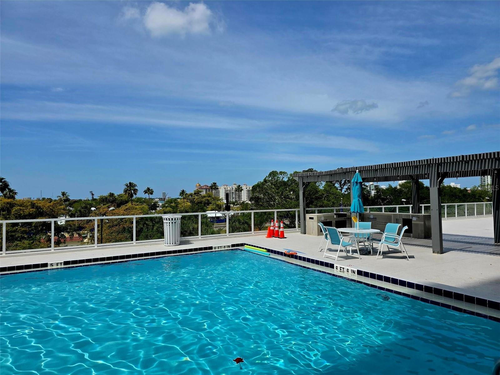 DOLPHIN TOWER - Residential