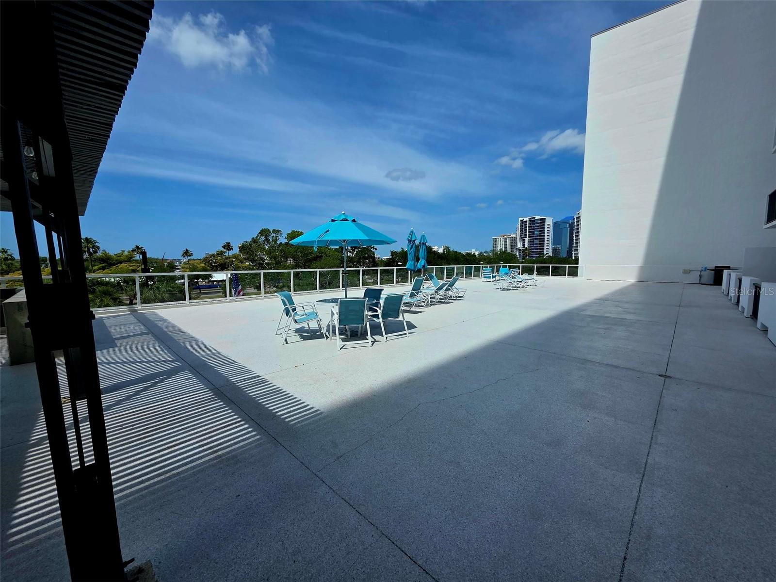 DOLPHIN TOWER - Residential