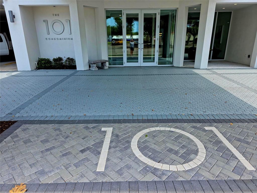Photo of 101 S Gulfstream Avenue # 4A, Sarasota, FL 34236 (MLS # A4690797)