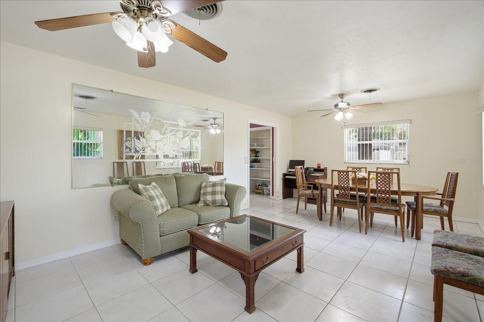 SHULTS & WALKER MANOR - Residential