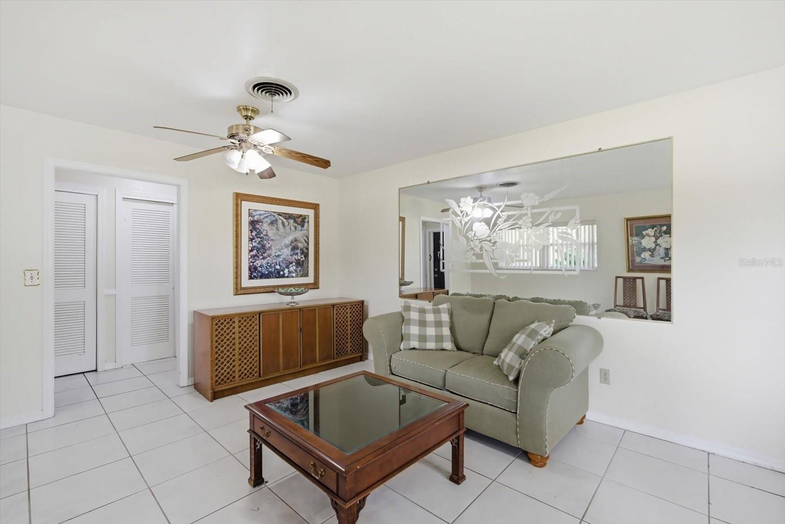 SHULTS & WALKER MANOR - Residential