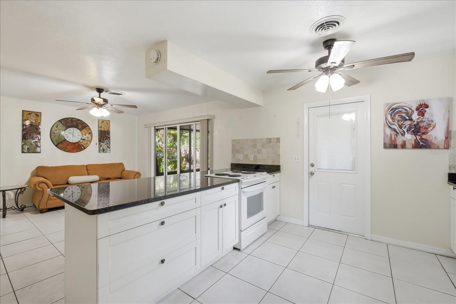 SHULTS & WALKER MANOR - Residential