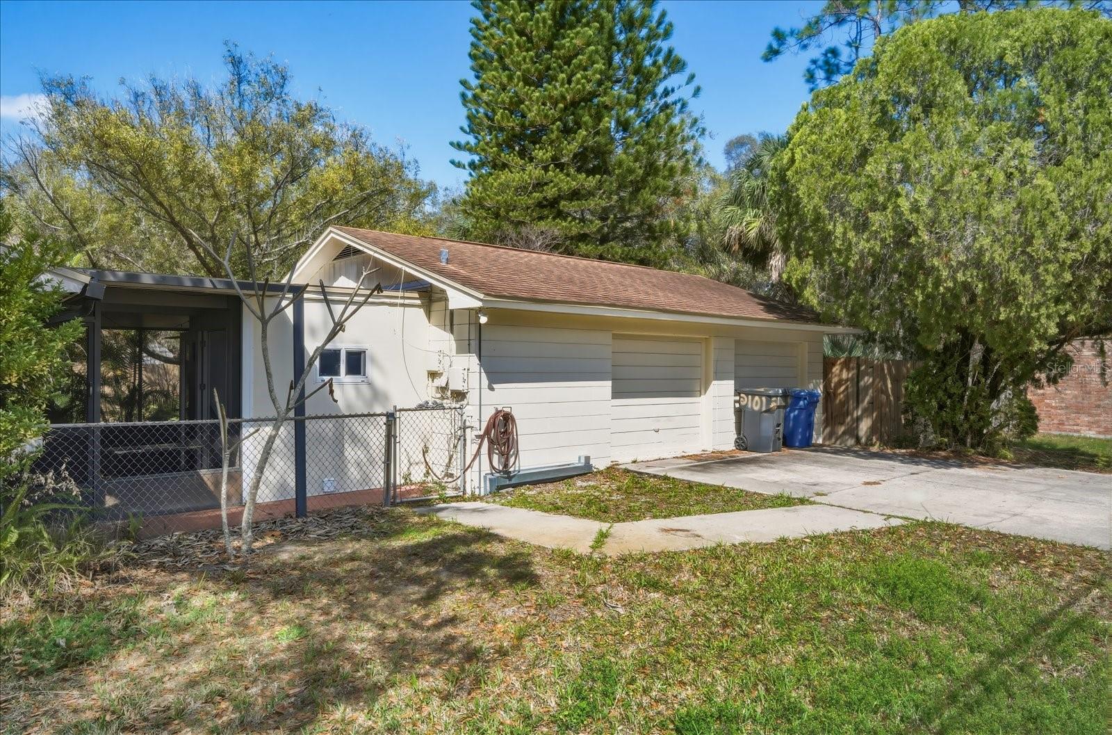 SHULTS & WALKER MANOR - Residential