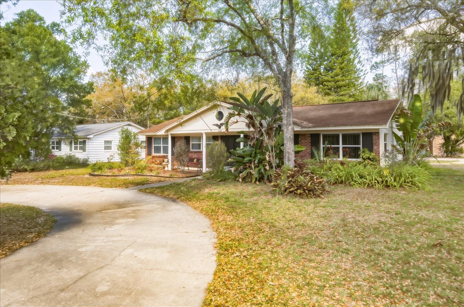 SHULTS & WALKER MANOR - Residential